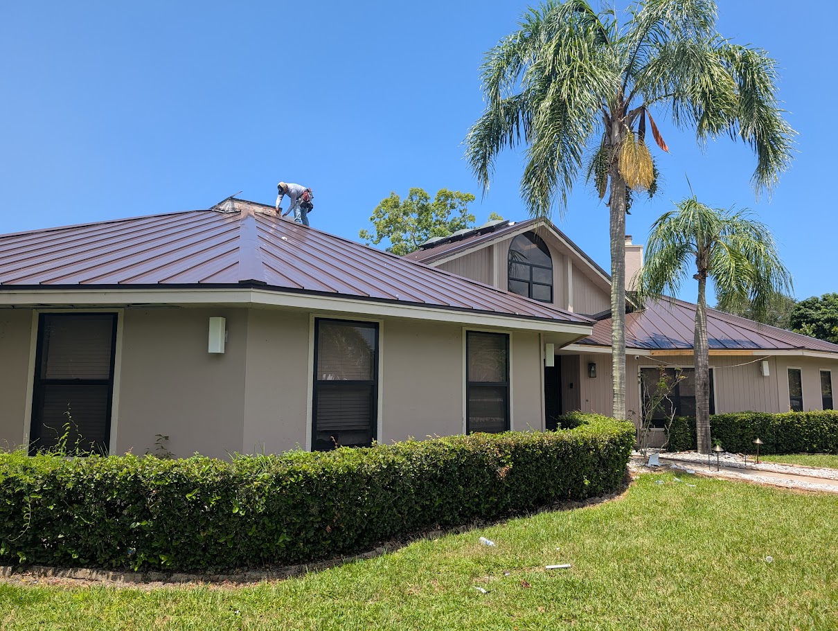 Coastal standing seam metal roof in Port St Lucie, Florida